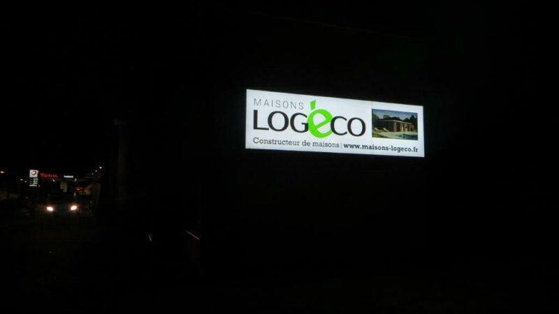 Caissons lumineux pour Logeco